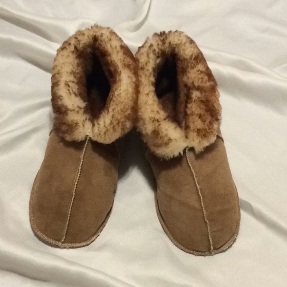 BRAND NEW Sheepskin Men’s slippers size 12/13
